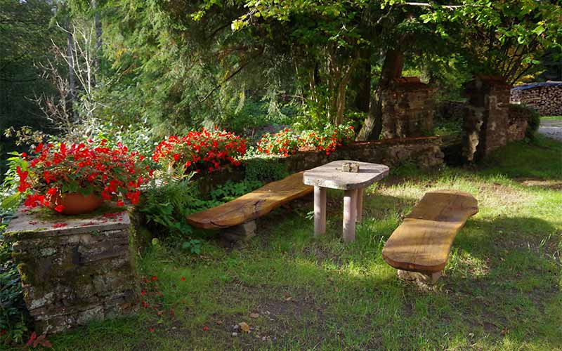 Burgrondell mit Burgmauer